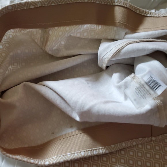 Vince Camuto - Picture 4 of 5